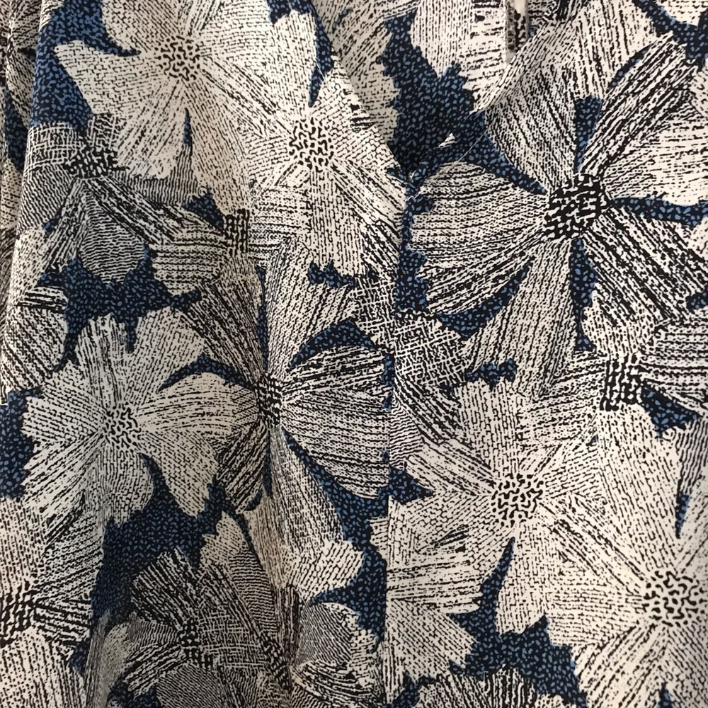 Boxy Blouse - Picture 4 of 4